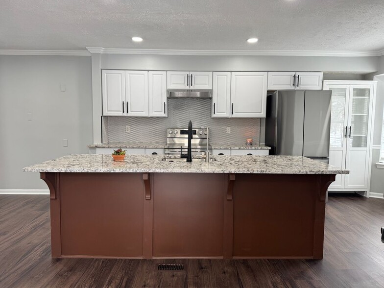 Building Photo - 13937 Big Yankee Ln