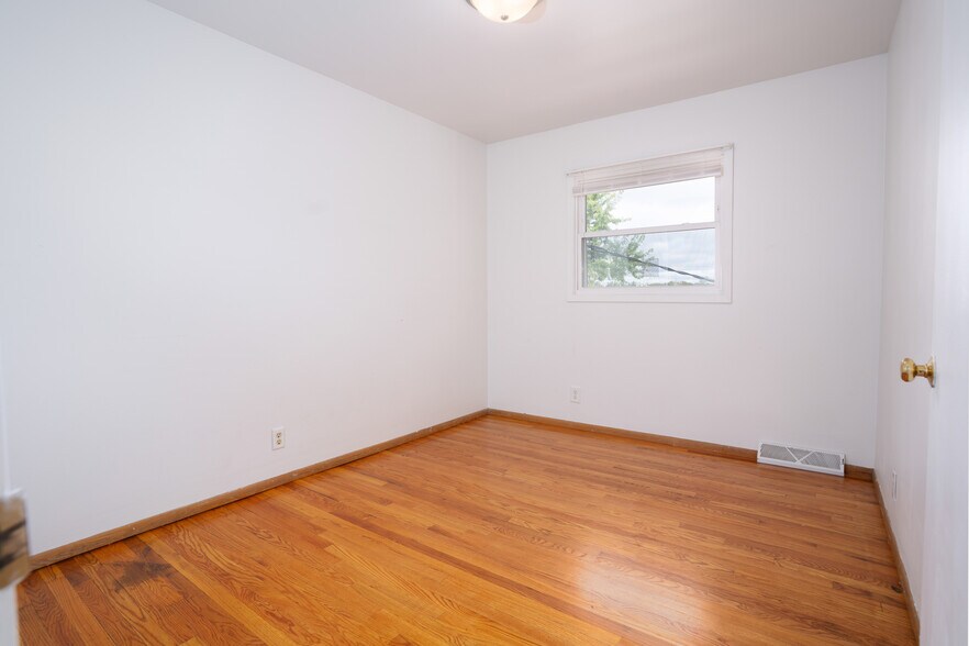 Building Photo - 1428 Josephine St