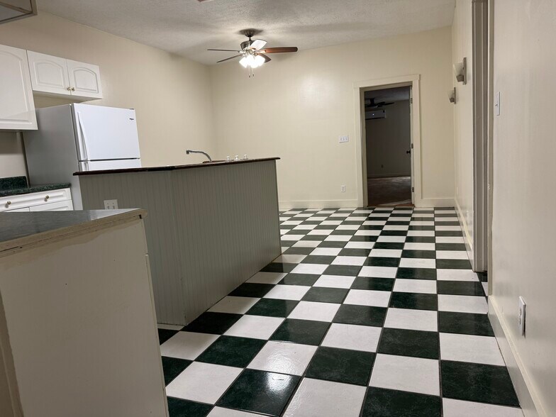 Kitchen - 414 E 2nd St