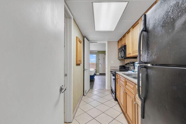 Building Photo - 3000 N Ocean Blvd