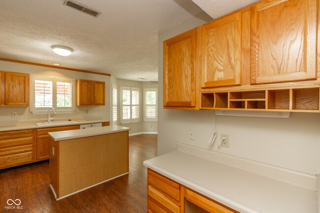 Building Photo - 4854 Oakleigh Pkwy