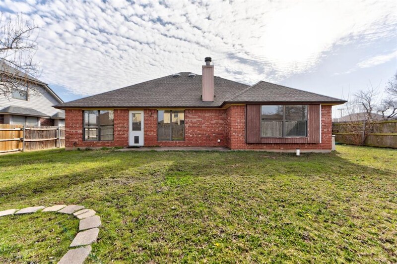 Building Photo - 8125 Jason Dr