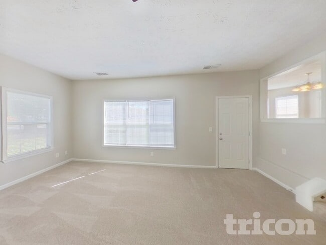 Building Photo - 2338 Briar Knoll Rd