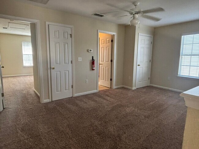 Building Photo - 4434 Gearhart Rd