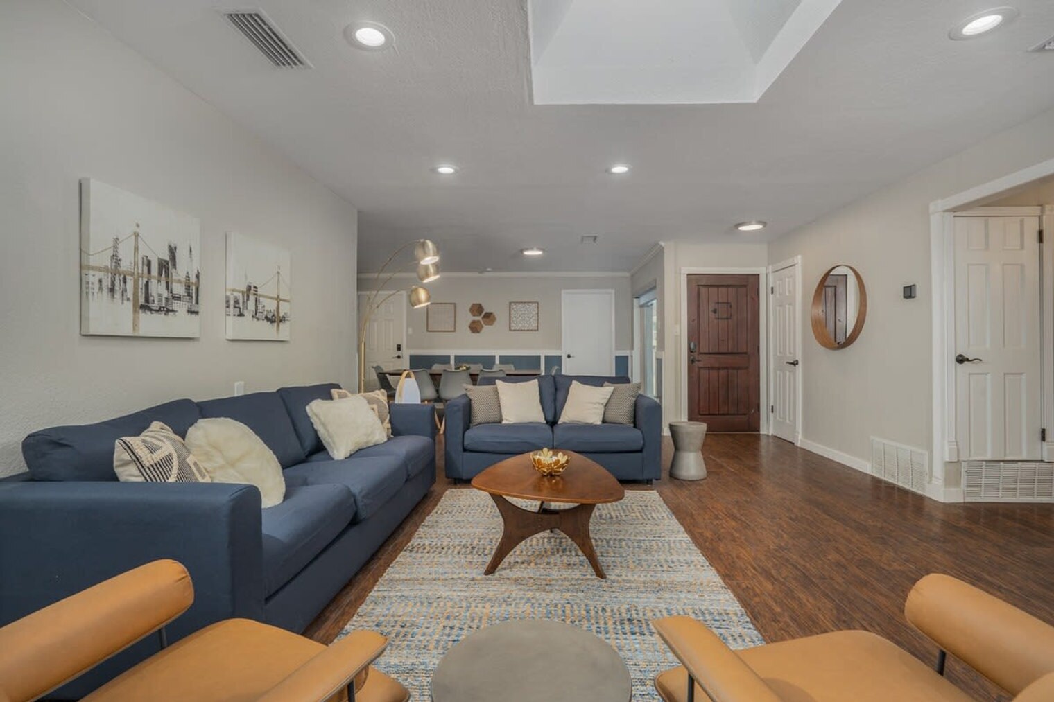 Building Photo - 7809 Claremont Dr