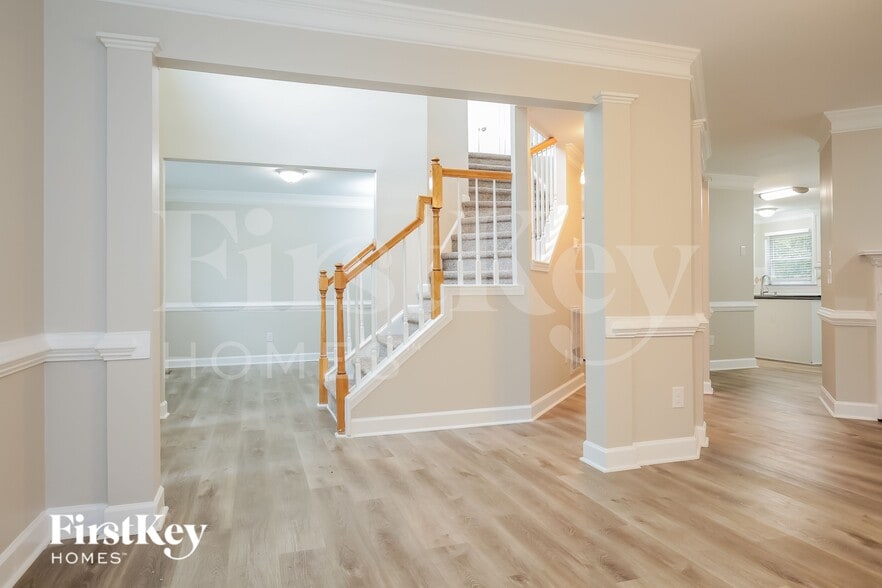 Building Photo - 1500 Groveland Trail