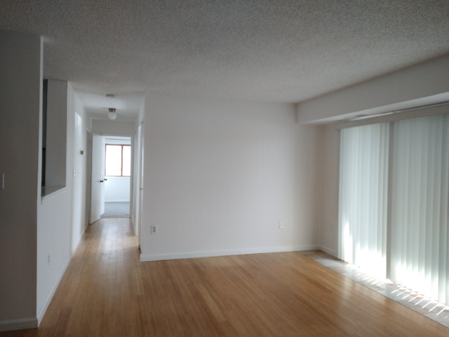 Building Photo - 2013 Aspen Dr