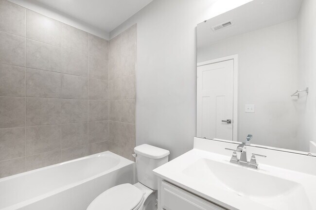 Building Photo - 418 W Tremont Ave