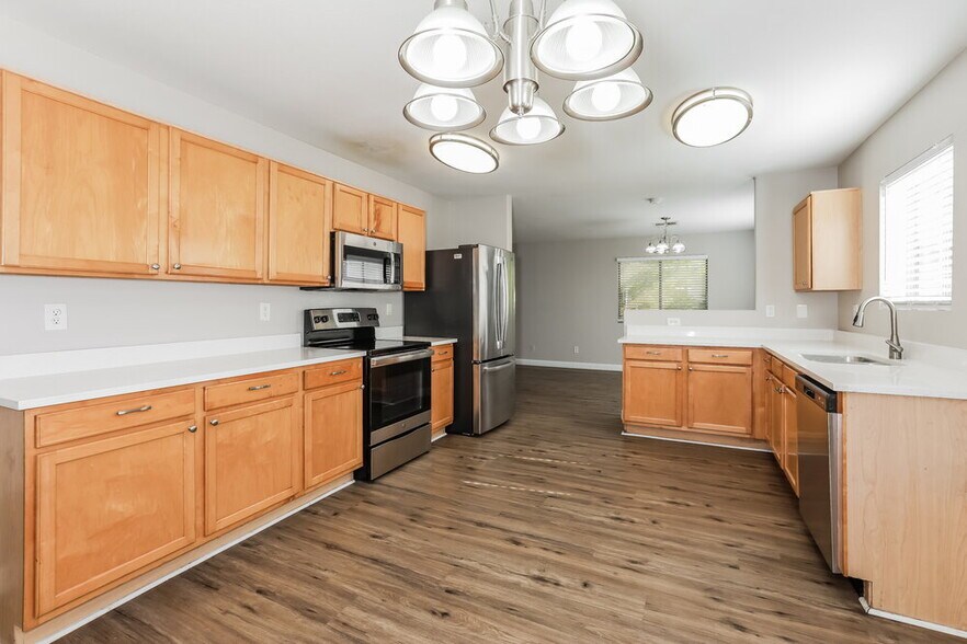 Building Photo - 1071 E Desert Moon Trail