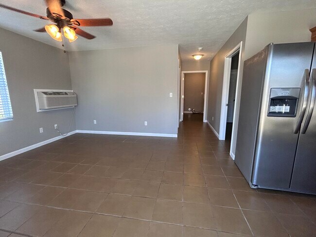 Building Photo - 108 Scott Dr