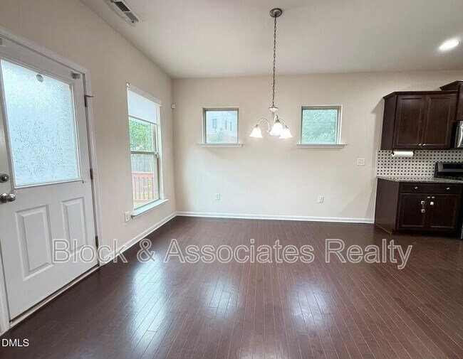 Building Photo - 1017 Magnolia Blossom Ln