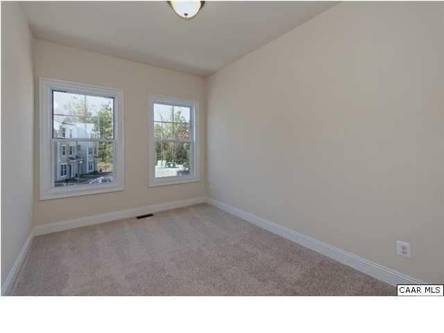 Building Photo - Templehof