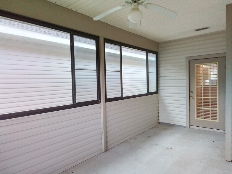 Building Photo - 4847 NW 78th Rd