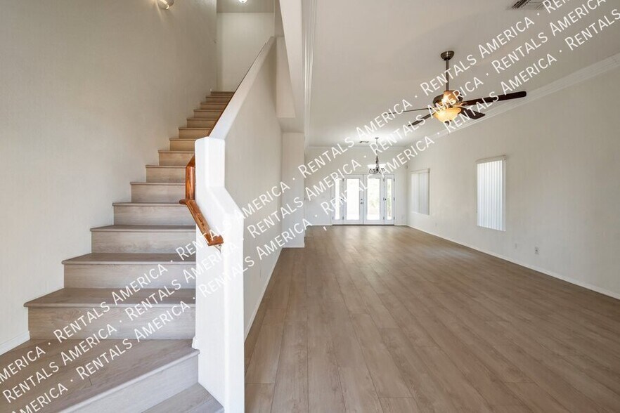 Building Photo - 2720 E Indian Wells Pl
