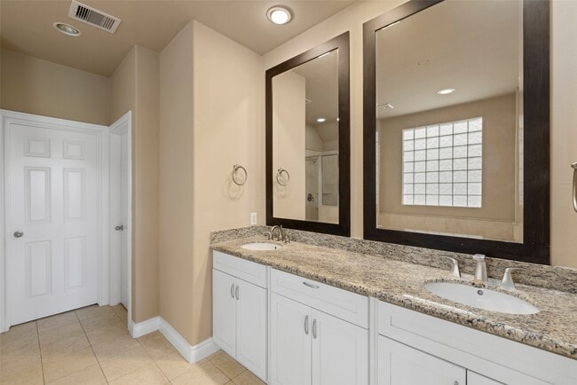 Building Photo - 9125 Harbor Hills Dr