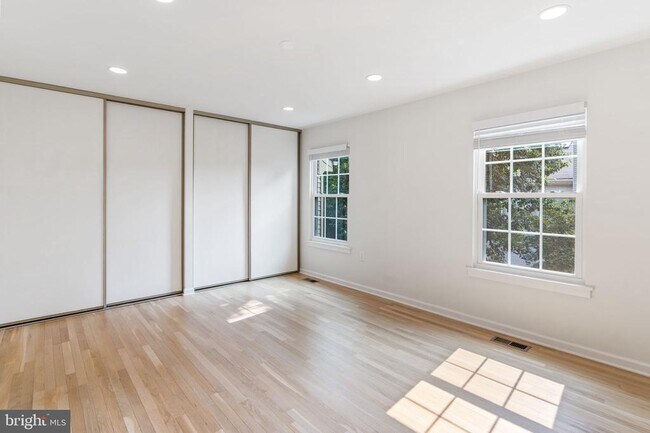 Building Photo - 6630 Medinah Ln