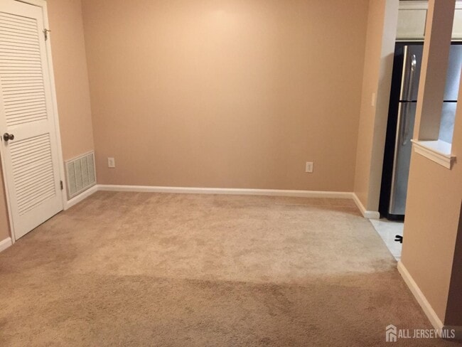 Building Photo - 223 Waterford Dr