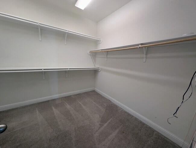 Building Photo - 8343 Sedona Ridge Dr