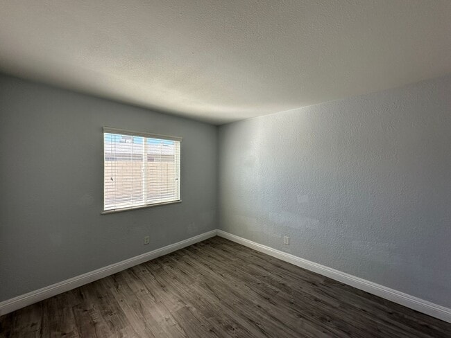 Building Photo - Terra Linda