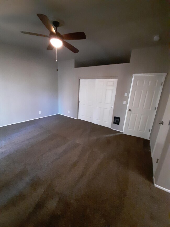 Building Photo - 2950 NE Nikki Ct