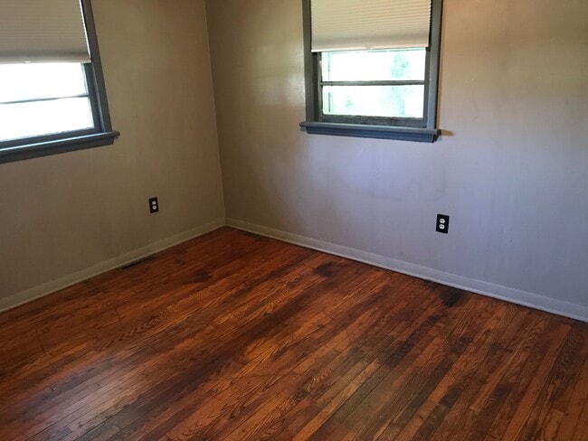 Building Photo - 200 Darrow Rd