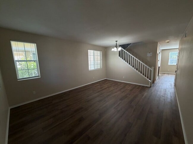 Building Photo - 40184 Annapolis Dr