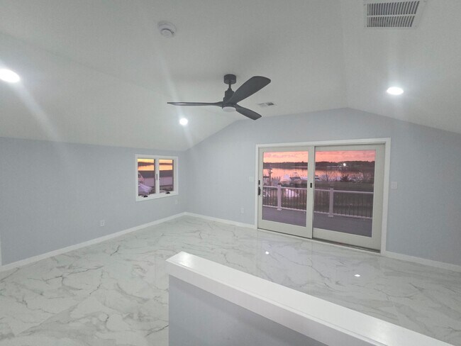 Building Photo - 595 Kingfisher Cir