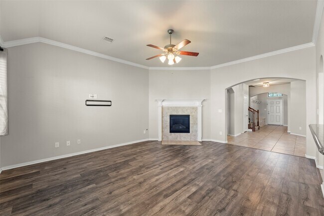 Building Photo - 5531 Drumlin Field Way