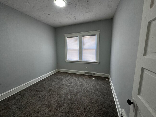 Building Photo - 386 E 152nd St