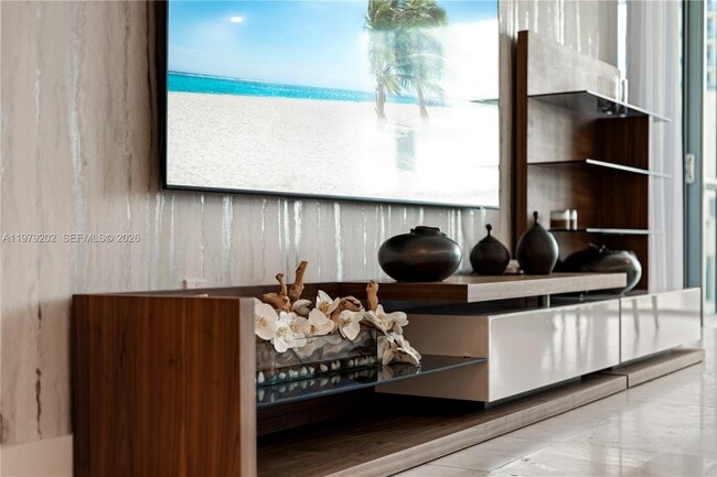 Building Photo - 3101 S Ocean Dr