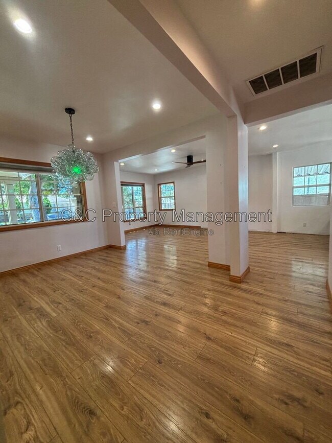 Building Photo - 2918 Gibson Pl
