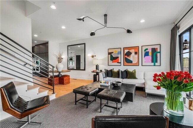 Building Photo - 661 Auburn Ave NE