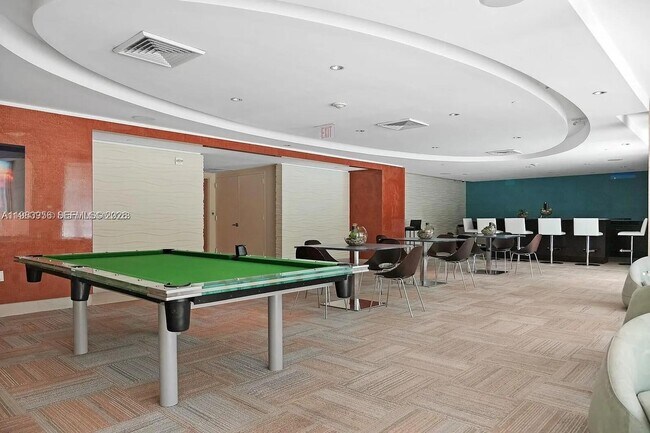 Building Photo - 950 Brickell Bay Dr