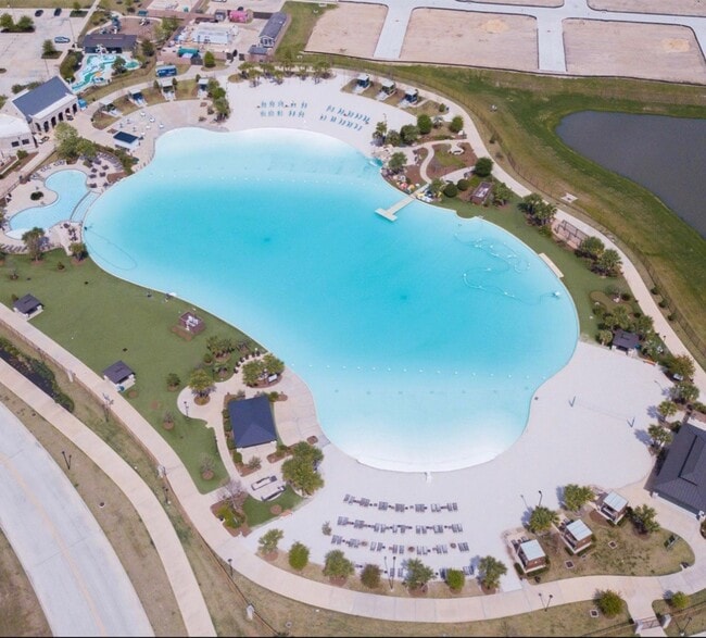 Building Photo - 12662 Barclay Ter Dr