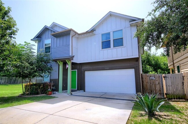 Primary Photo - 5501 Bradford Pear Ln