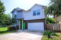 Building Photo - 5501 Bradford Pear Ln