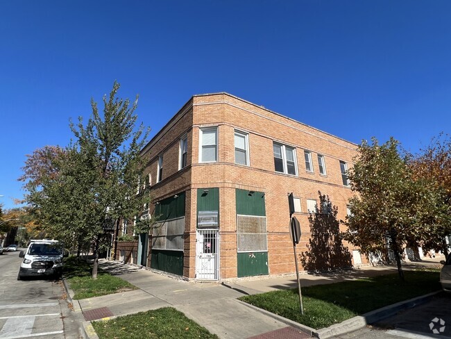 Building Photo - 1401 N Karlov Ave