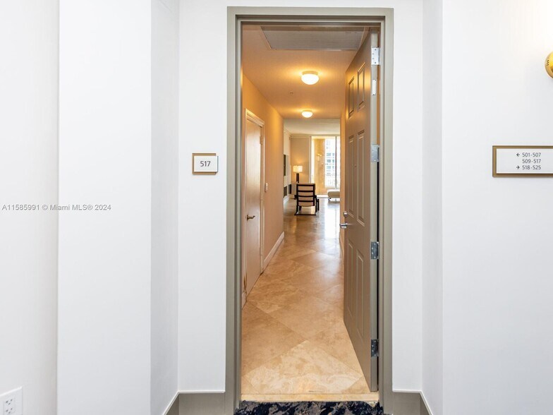 Building Photo - 3001 NE 185th St