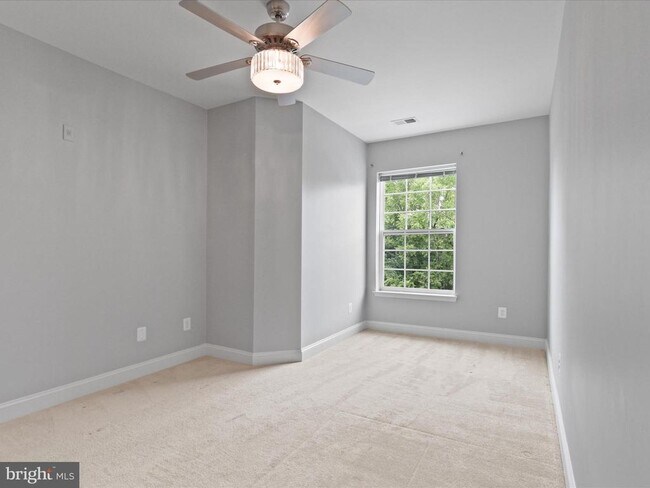 Building Photo - 9200 Charleston Dr