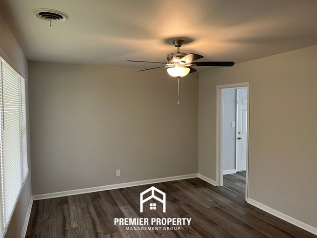 Building Photo - Newly Renovated 3-Bedroom Home for Rent in Huntsville, AL - Hardwood Floors & Fenced Backyard