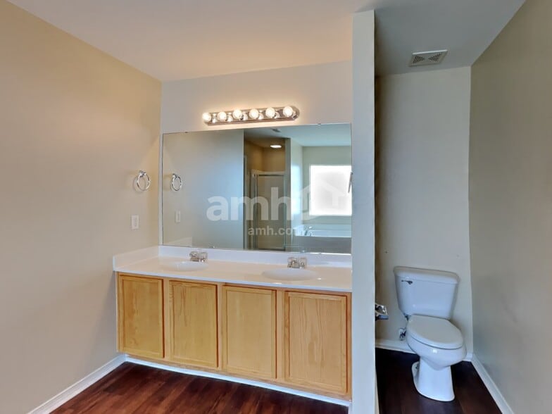 Building Photo - 1727 Rustic Arch Way