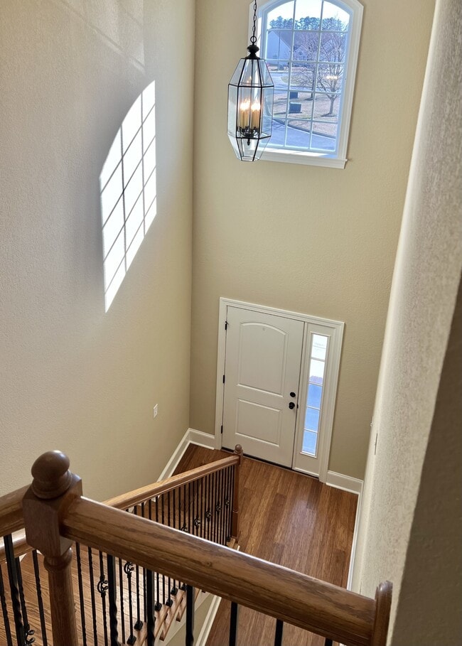 Building Photo - 2000 Croyden Cir