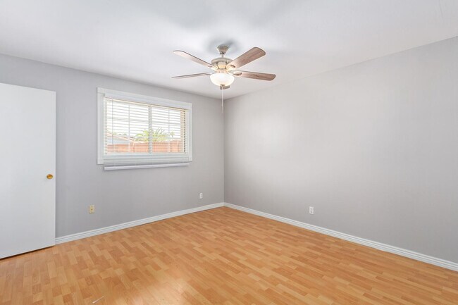 Building Photo - 1918 E Palmcroft Dr