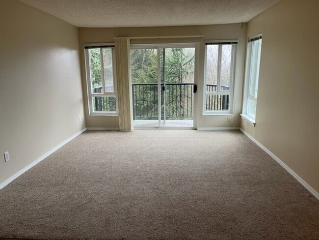 Interior Photo - 14th Ave S - 2bed/1bath - Beacon Hill - Re...