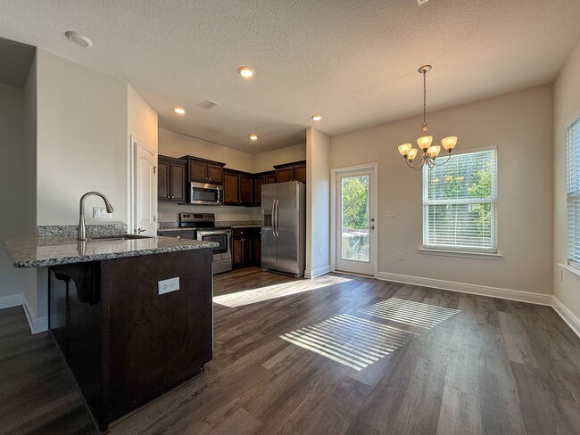 Building Photo - 4 Bedroom 2.5 Bath Home in Nautical Landin...