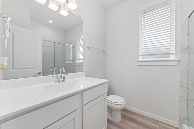 Building Photo - 32906 School Hl Rd