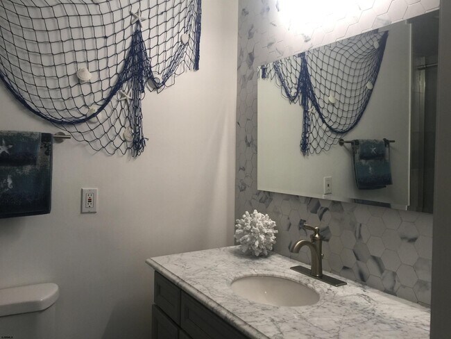 Building Photo - 205 3rd St S