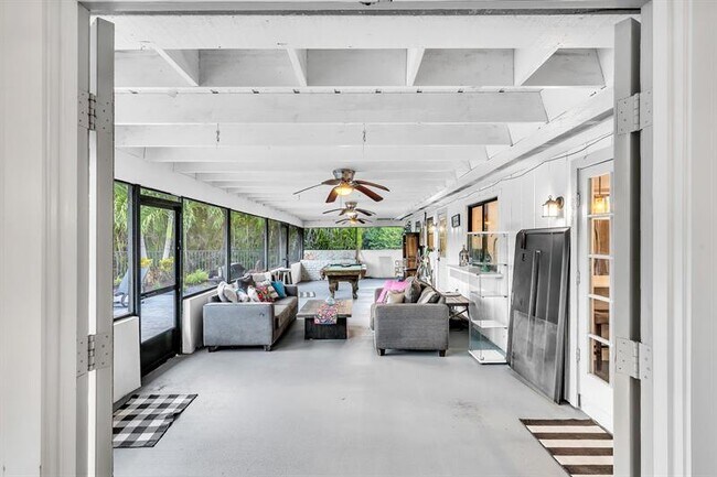 Building Photo - 10962 57th Pl S