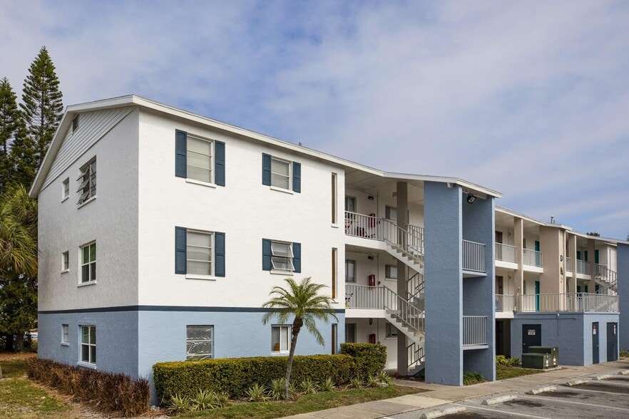 The Landings at Crystal Cove 4300 18th St Bradenton FL 34205