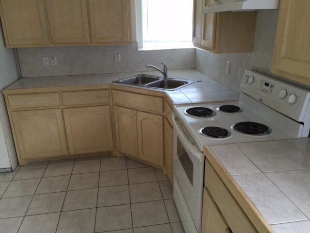 Building Photo - 2303 Moonlight Ln